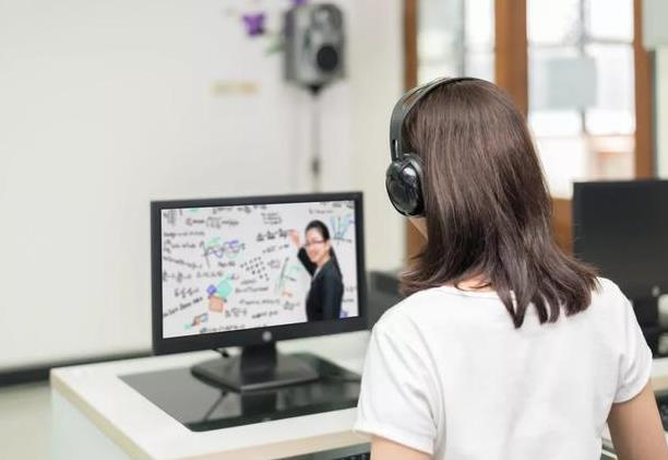 �ώ�Ҳ�����ڼҲ��W(w��ng)�n���ұ�ֱ��ܛ��������߀��  �h(yu��n)�̽���ܛ����ǰ��